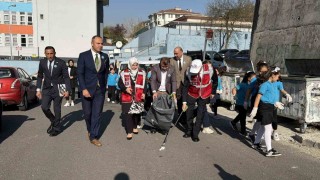 Öğrenciler hem eğlendi hem temizlik yaptı