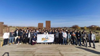 Öğrenciler Maziden Atiye Ahlat programıyla tarih yolculuğuna çıkıyor