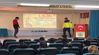 Öğrencilere trafik kuralları hakkında bilgilendirme