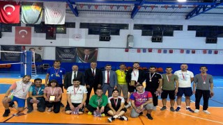 Öğretmenler dostluk maçı yaptı