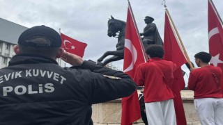 Öğretmenler günü törenle kutlandı