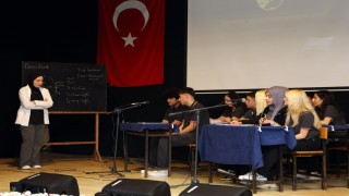 Öğretmenler gününde öğrencilerin sergilediği performanslar göz doldurdu