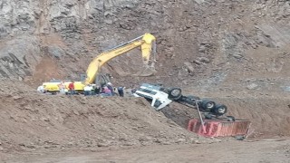 Orduda taş ocağında kamyon devrildi, sürücü hayatını kaybetti