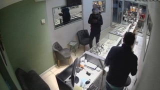 Ordudaki kuyumcu soygunu kamerada