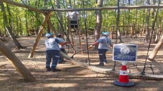 Ormanyadaki çocuk oyun alanlarına periyodik bakım