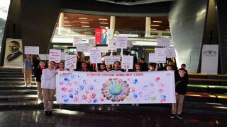 Osmangazide çocuklar haklarını öğrendi, pankartlarına yansıttı