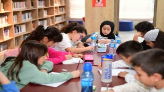 Osmangazide çocuklar hayallerini kağıda döküyor