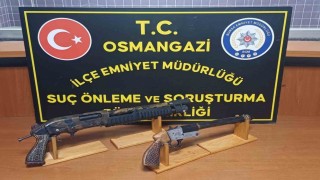 Osmangazide ruhsatsız silah operasyonu: 3 gözaltı