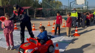Osmaniye Jandarmasından Öğrencilere Uygulamalı Trafik Güvenliği Eğitimi