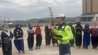 Osmaniyede 15 kişilik minibüsten 30 işçi çıktı