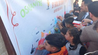 Osmaniye’de Çocuklar Haritayı Boyayıp Balon Uçurdu