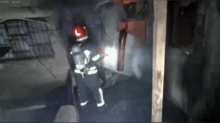 Osmaniyede iki katlı ahşap binadaki yangın söndürüldü