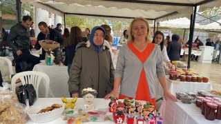 Osmaniyede kadınlar el emeği ürünlerini hanımeli çarşısında sergiliyor