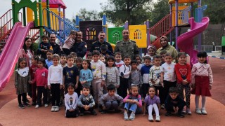 Osmaniye’de Minik Öğrenciler Polislerle Bir Araya Geldi