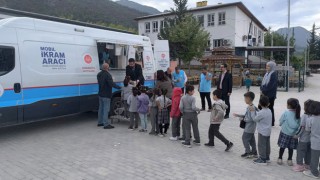 Osmaniye’de Öğrencilere Sıcak Çorba İkramı Yapıldı