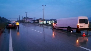 Otomobil ile minibüs çarpıştı: 4 yaralı