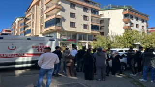 Otomobilin çarptığı 2 öğrenci yaralandı