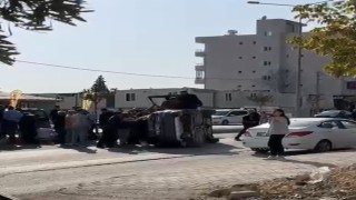 Otomobille çarpışan araç devrildi: 1 yaralı