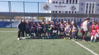 Özalplı kız futbol takımı il birincisi oldu
