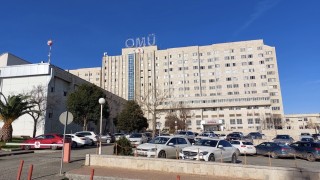 Özel kolej öğrencileri hamburgerden zehirlendi