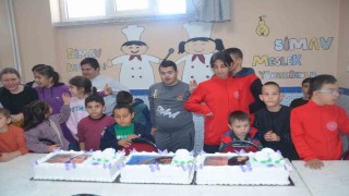 Özel öğrenciler Yeşim Akbaşı doğum gününde andı