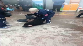 Pazar alanında korkutan anlar: 1 kişi dumandan etkilendi