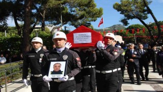 Polis memuru Çakıcı gözyaşlarıyla uğurlandı