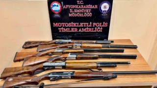 Polis saksılar da yetiştirilen kenevir ele gecirdi