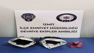 Polisin şüphe üzerine durdurduğu şahısların üzerinden uyuşturucu çıktı