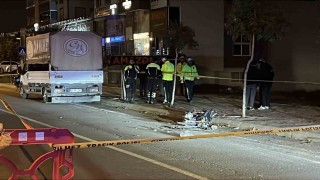 Polisten kaçan motosiklet, park halindeki kamyonete çarptı: 1 ölü 1 yaralı