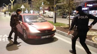 Polisten kaçmak isteyen 15 yaşındaki sürücü böyle yakalandı