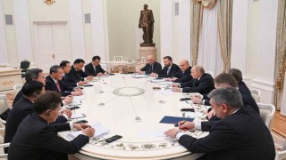 Putin, Çin Başbakanı Li ile bir araya geldi