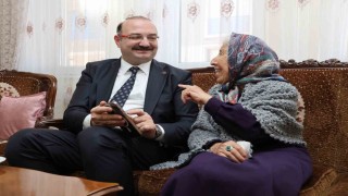 Rektör Hacımüftüoğlundan anlamlı öğretmenler günü ziyareti