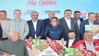 Şahin Nizipli çiftçilerle mazot desteği için bir araya geldi