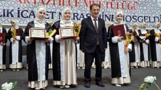 Sakaryada 27 öğrenci icazet merasiminde hafızlık belgelerini aldı