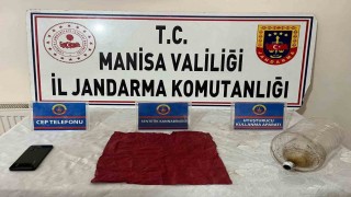 Salihlide kaçan şüpheliden uç bonzai ele geçirildi