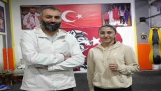 Şampiyon kick bokçu Asuman Çığlıoğlu, unvanını korumak için ringe çıkacak