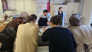 Samsun Olgunlaşma Enstitüsünde kenevir lifinden geleneksel kağıt yapımı eğitimi