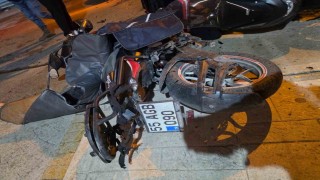 Samsunda motokurye ile otomobil kafa kafaya çarpıştı: 1 yaralı