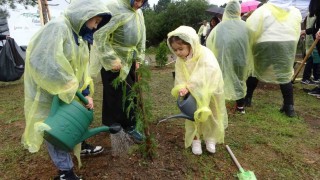 Sancaktepede yarının nefesi olacak binlerce fidan toprakla buluşturuldu