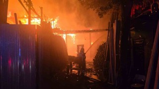 Şanlıurfada iş yerinde korkutan yangın