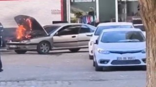 Şanlıurfada seyir halindeki araçta yangın paniği