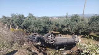 Şarampole yuvarlanan otomobildeki anne ve 5 yaşındaki çocuğu yaralandı