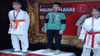 Sarıgöllü sporcu Denizlide gümüş madalya kazandı