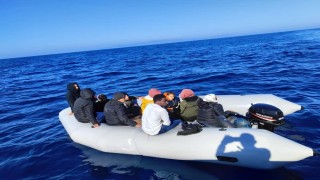 Seferihisar açıklarında 32 göçmen kurtarıldı