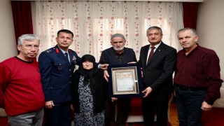 Şehit Özcanın ailesine şehadet belgesi teslim edildi
