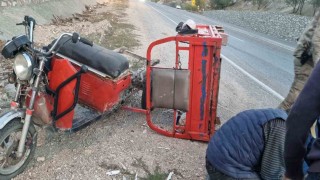 Sepetli motosiklet devrildi: 1 yaralı