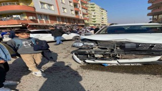 Siirtte iki otomobil çarpıştı: 1 yaralı