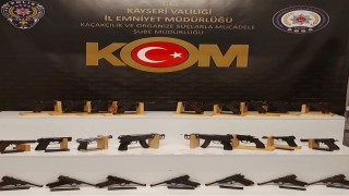Silah tacirleri yakalandı
