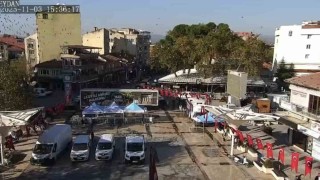 Sındırgıda 4.9 büyüklüğündeki deprem anı kameralara